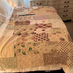 Beige handwoven Indian blanket - queen size